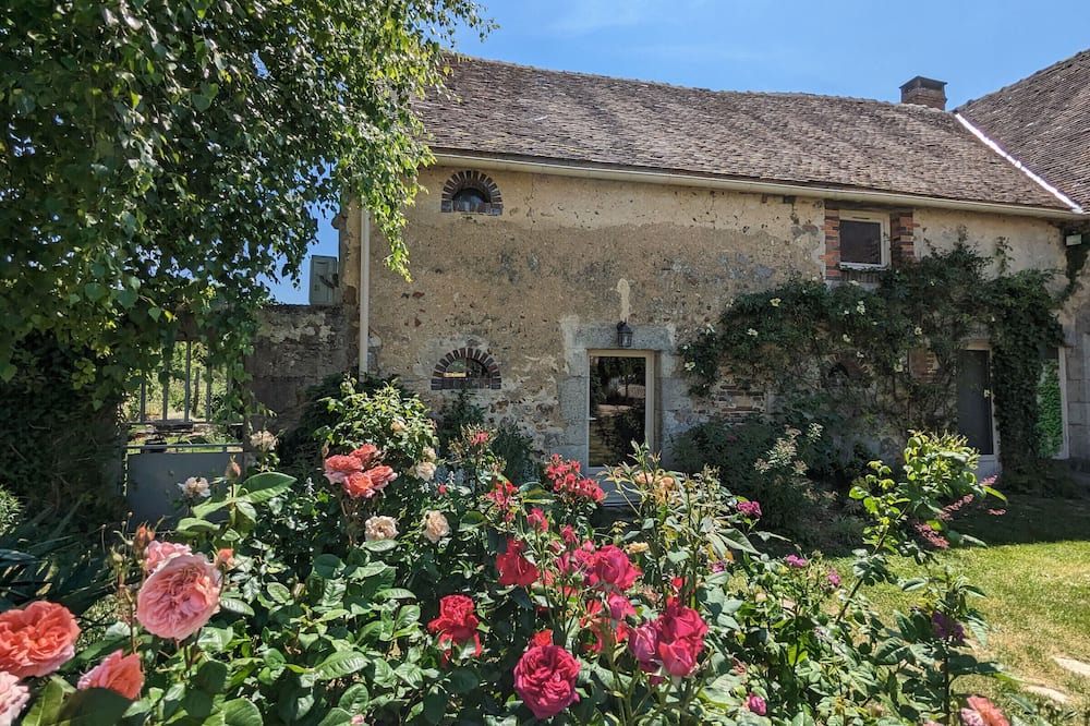 Photo of Outdoor in Courtemaux