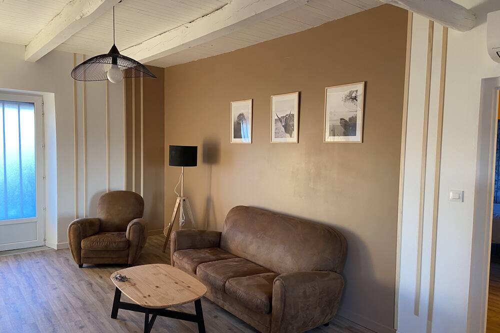 Photo of Livingroom in Neussargues-Moissac
