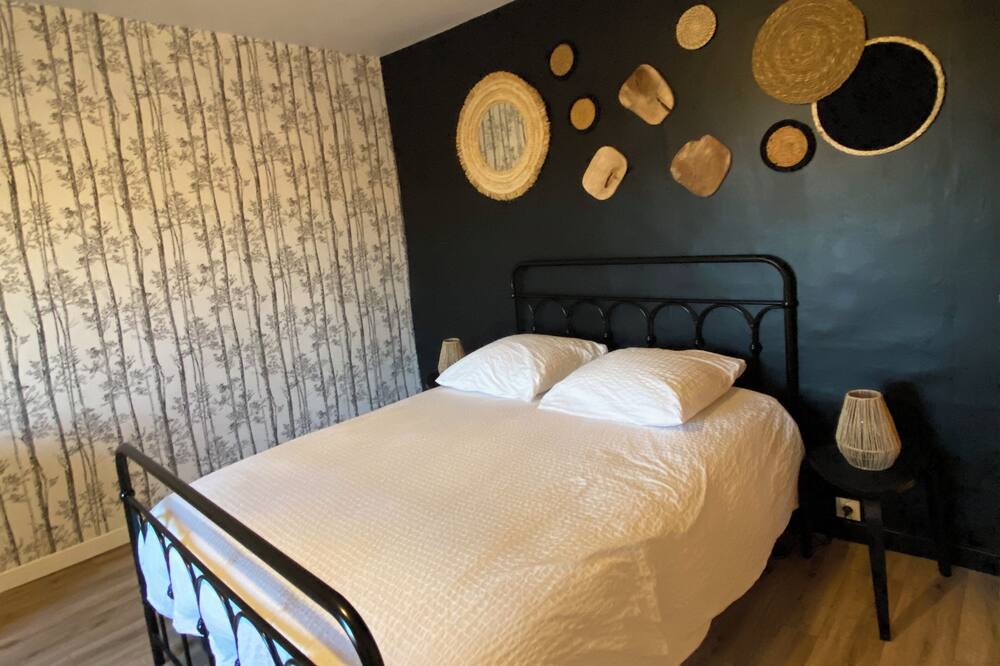 Photo of Bedroom in Neussargues-Moissac