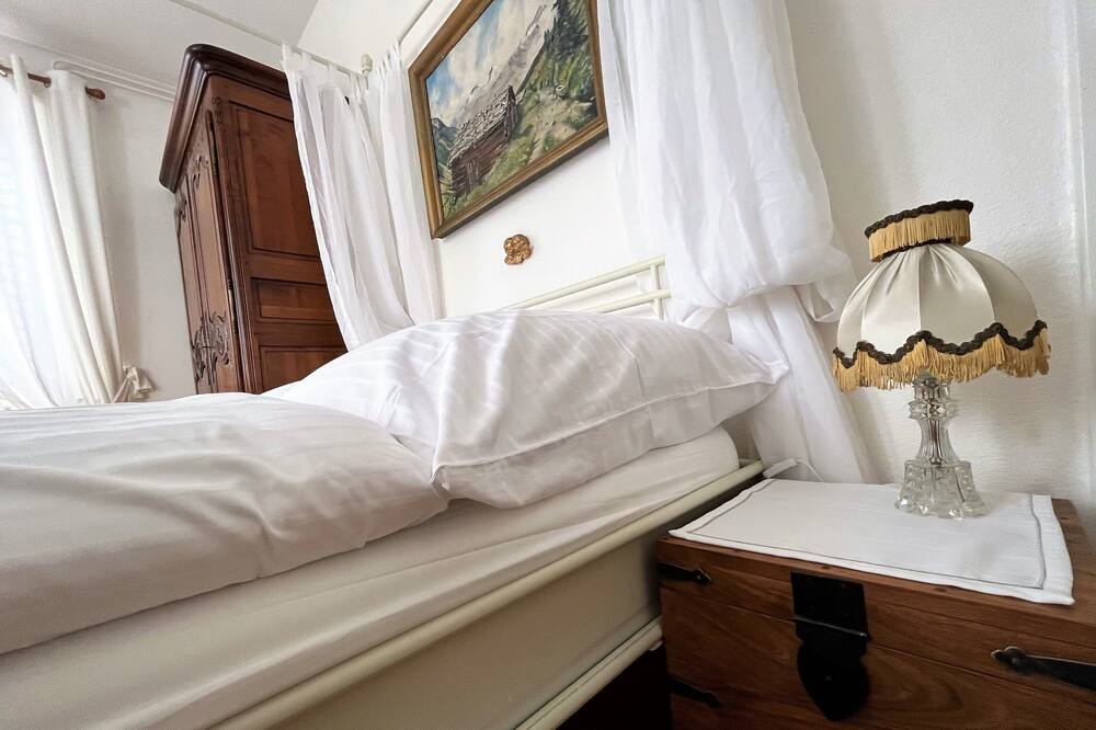 Photo of Bedroom in Pleujouse