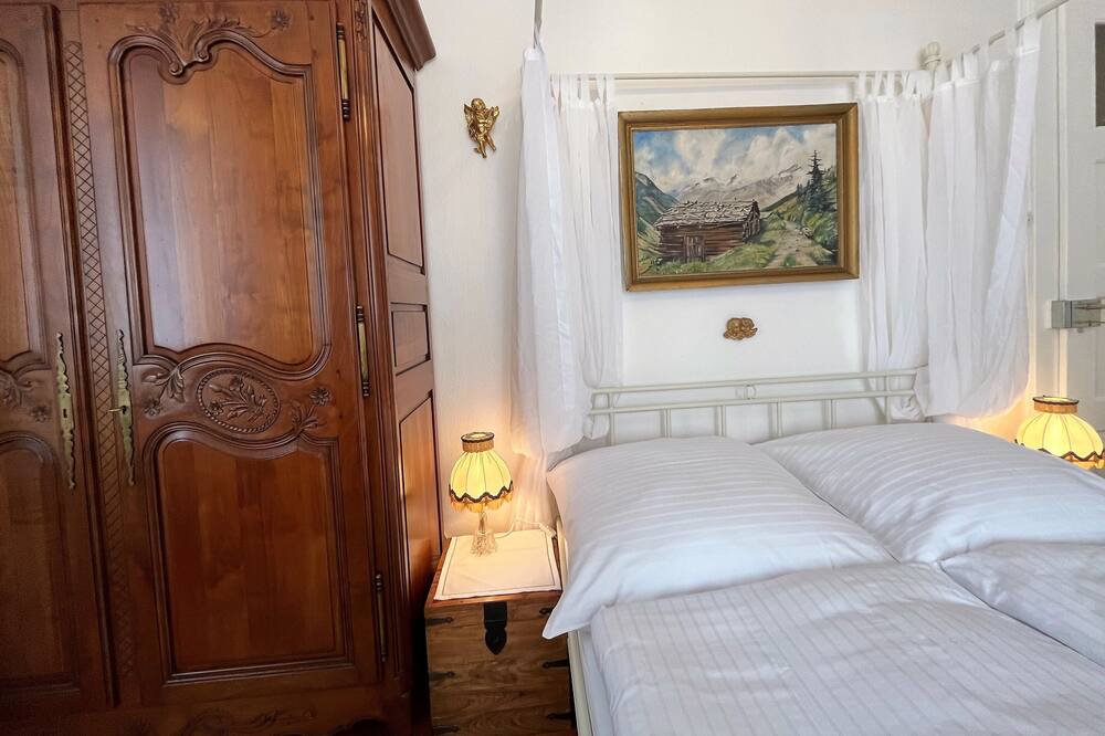 Photo of Bedroom in Pleujouse