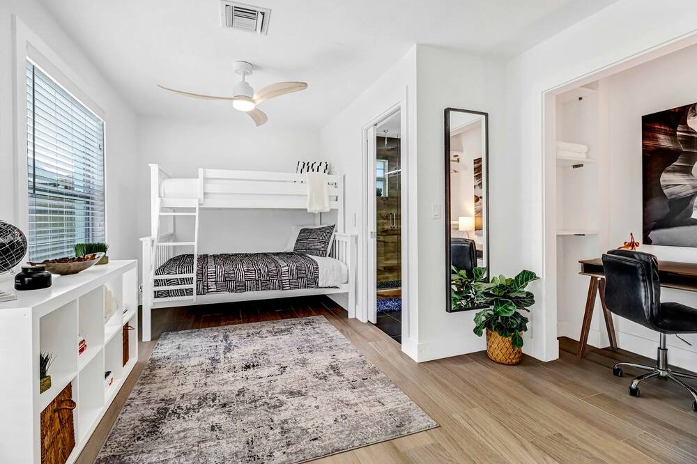 Photo of Bedroom in Willoughby Acres