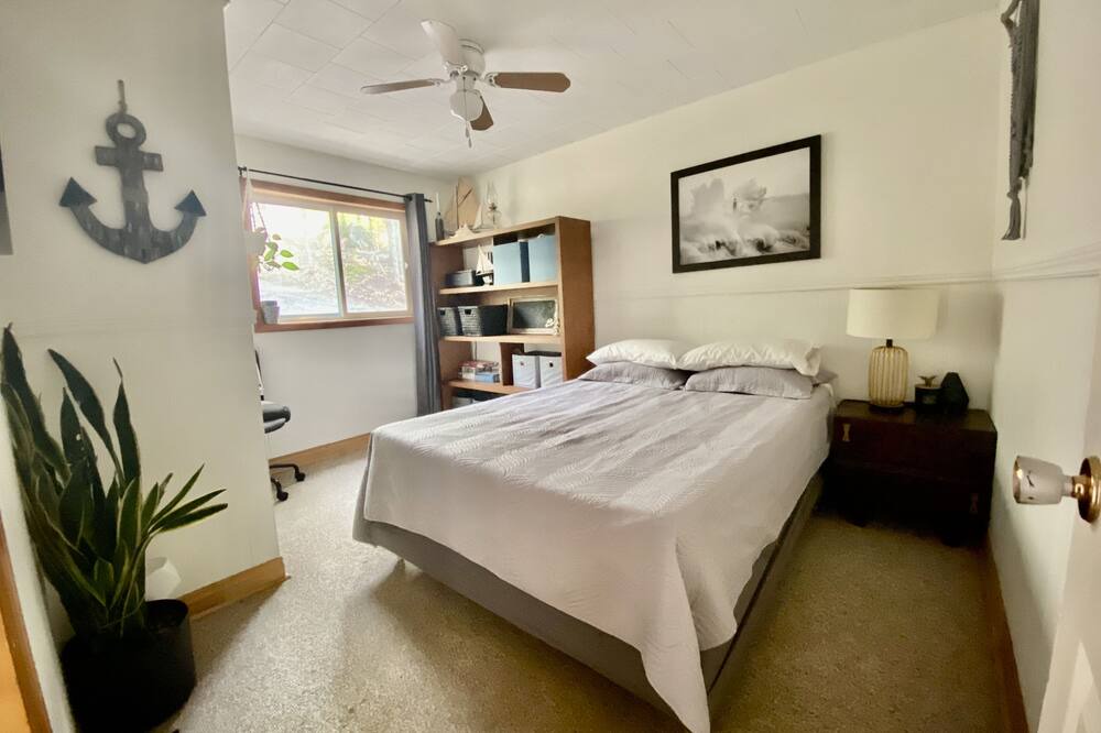 Photo of Bedroom in Utterson