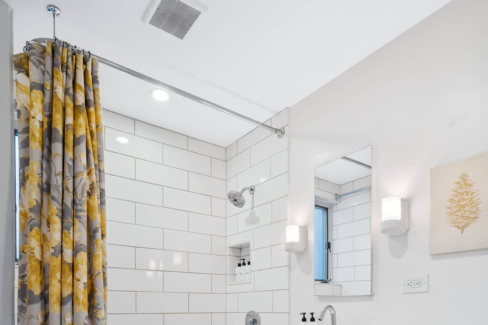 Photo of Bathroom in Old Town Triangle