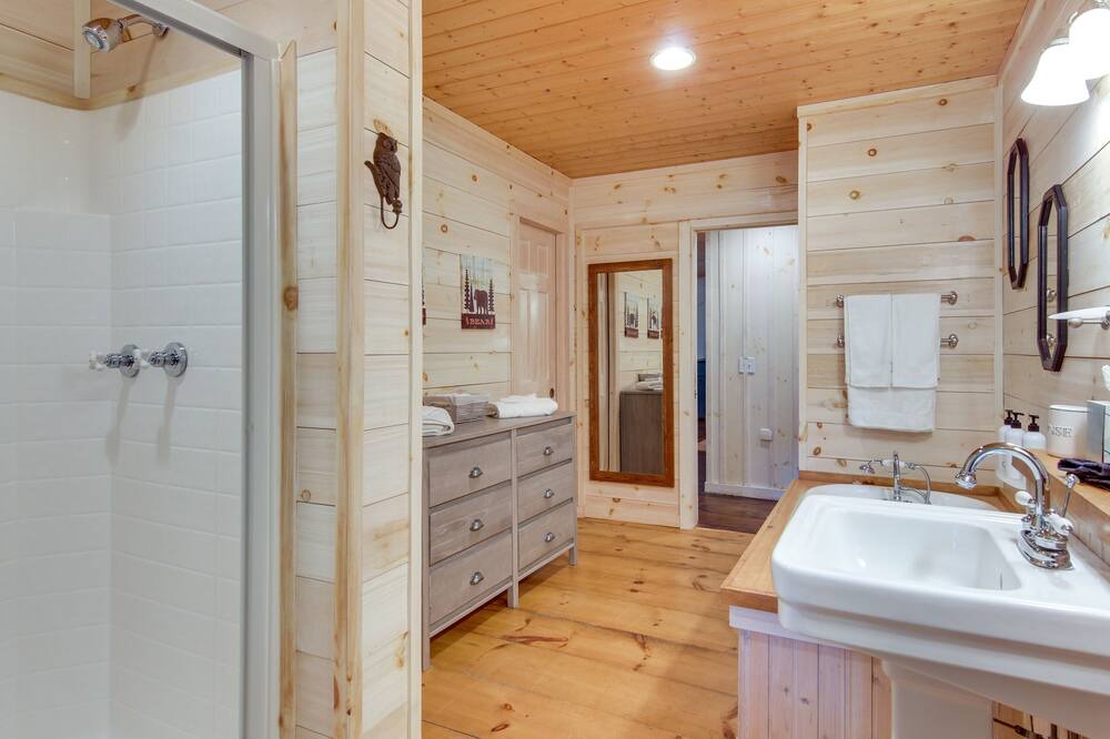 Photo of Bathroom in Sapphire
