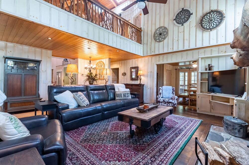 Photo of Livingroom in Sapphire