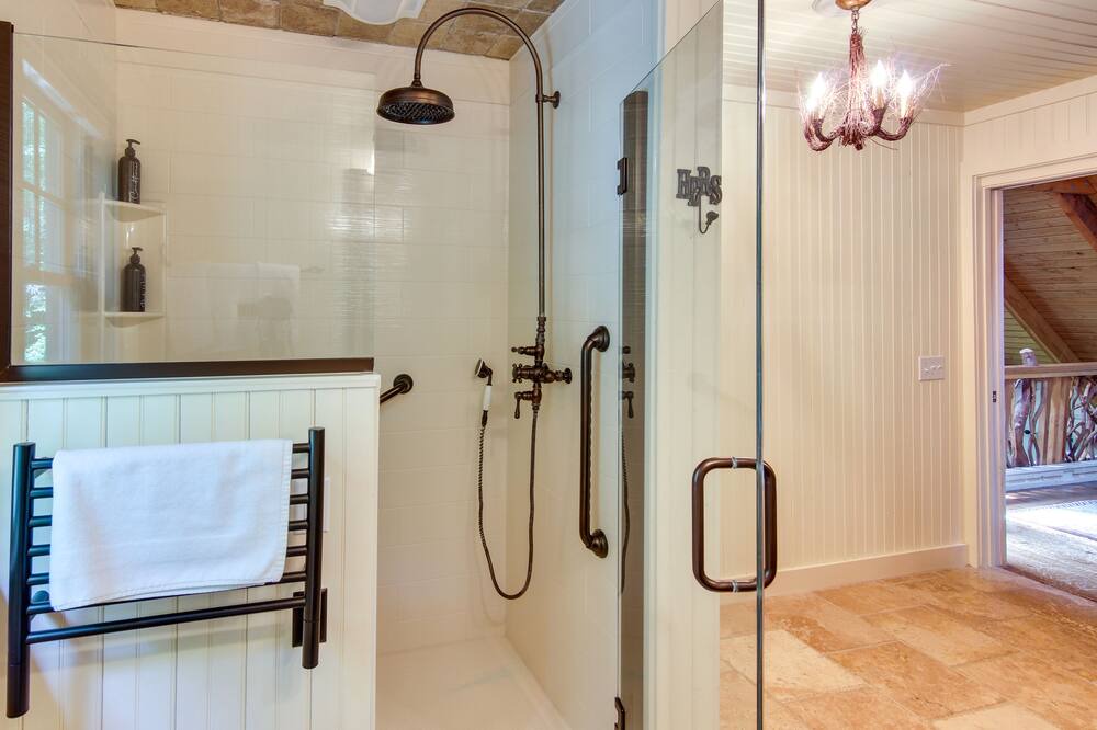 Photo of Bathroom in Sapphire