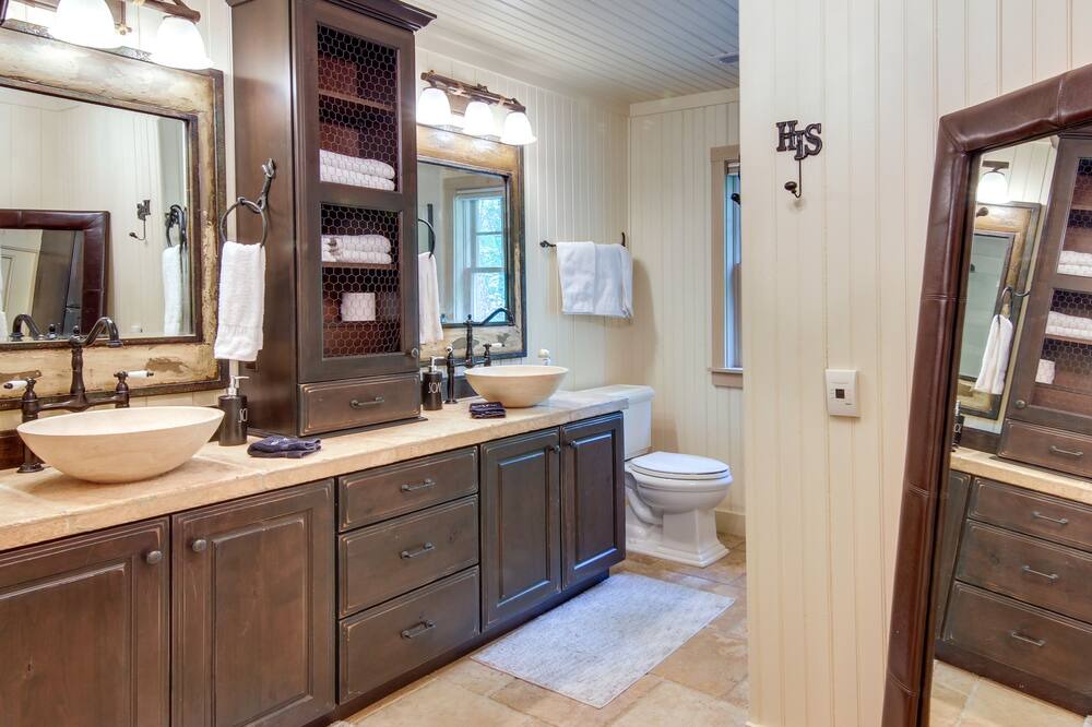 Photo of Bathroom in Sapphire