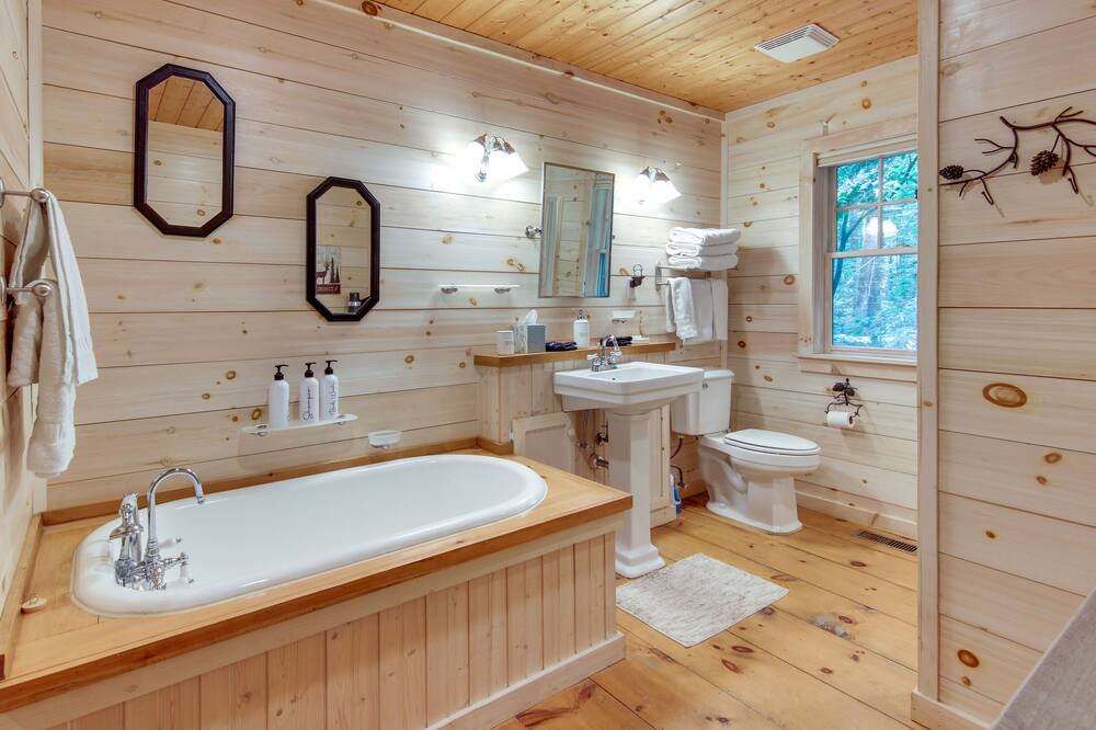 Photo of Bathroom in Sapphire
