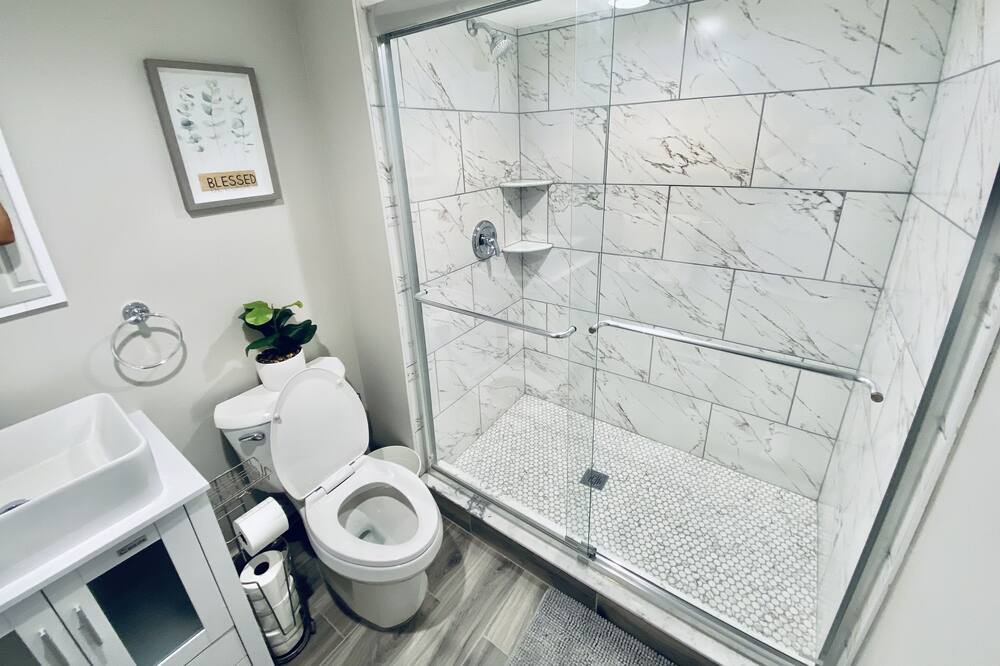 Photo of Bathroom in Haledon