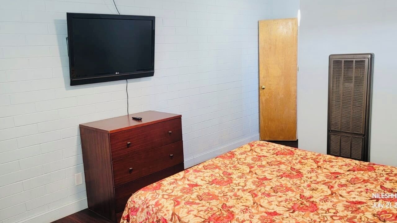 Photo of Others in Hollister