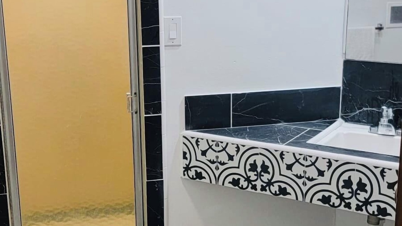 Photo of Others in Hollister