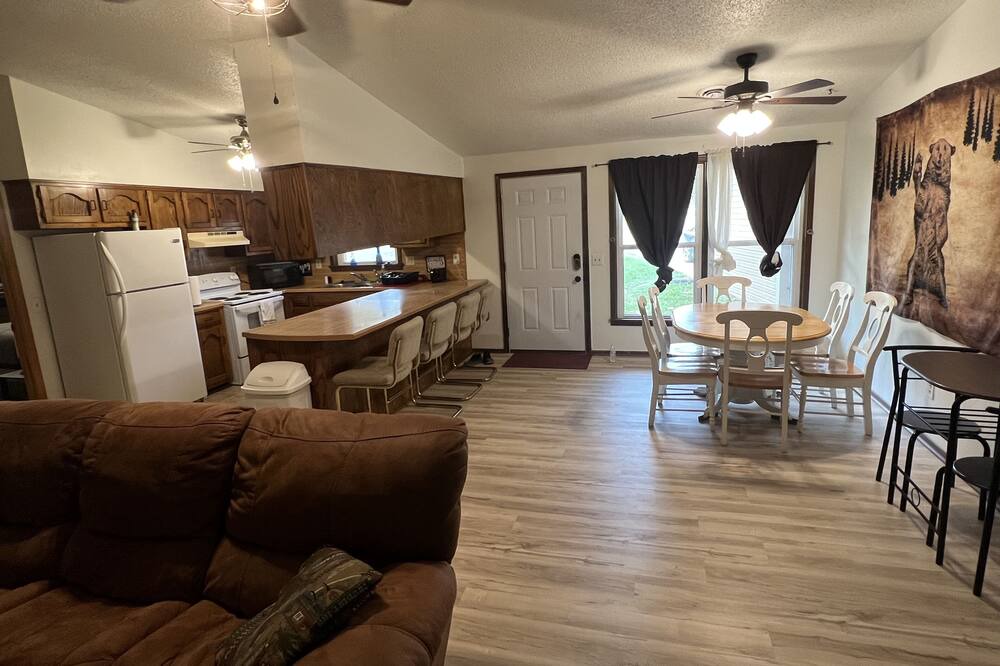 Photo of Livingroom in Waynesville