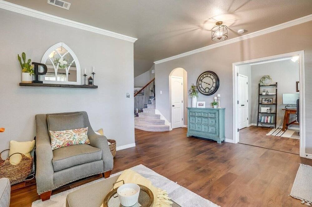 Photo of Livingroom in Burleson