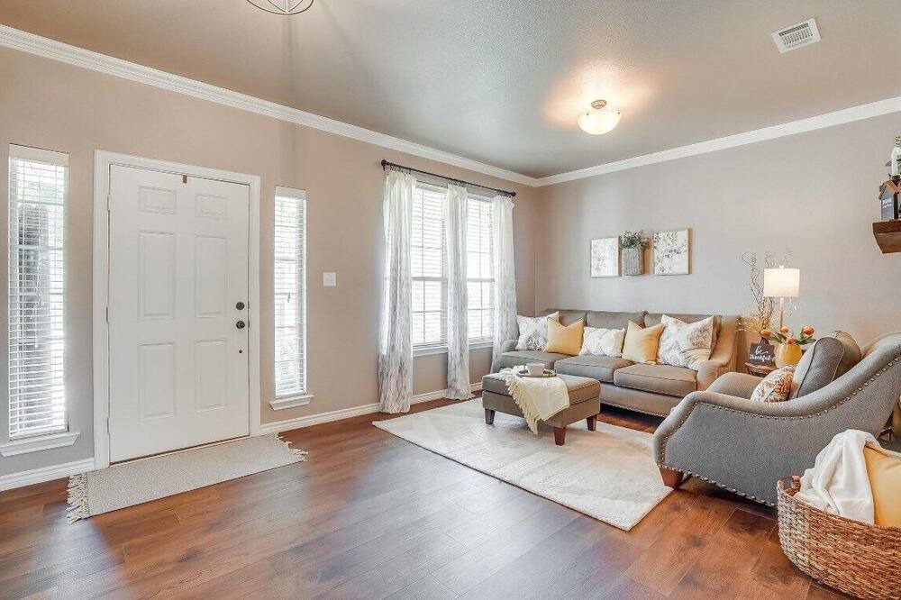 Photo of Livingroom in Burleson