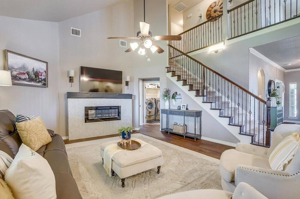 Photo of Livingroom in Burleson