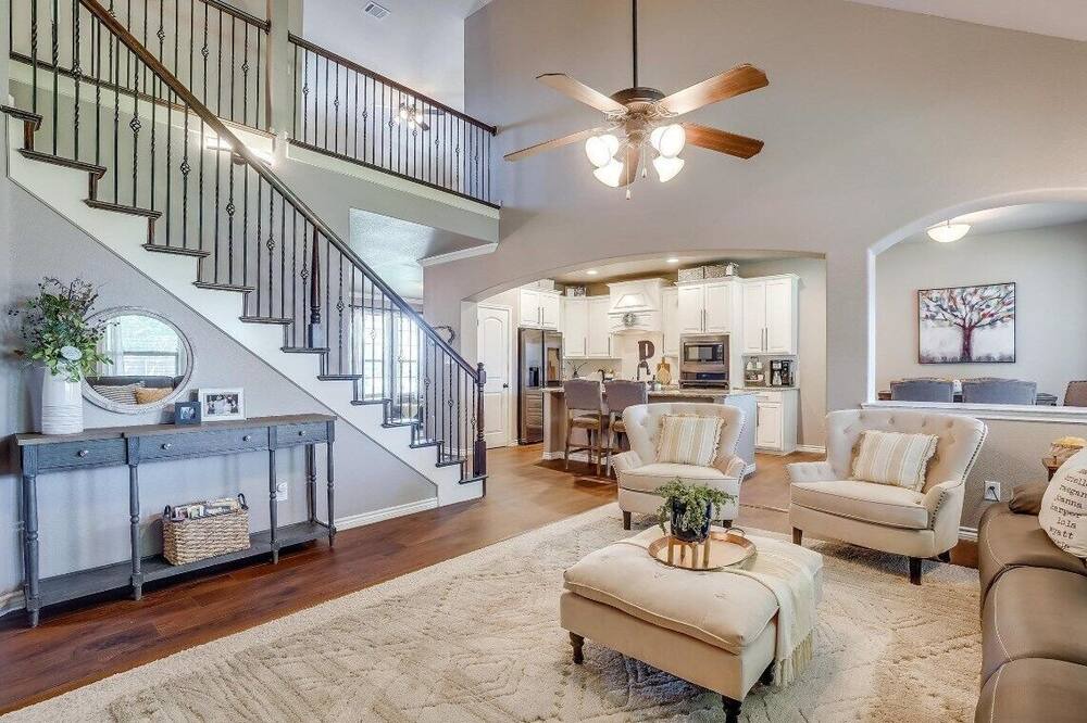 Photo of Livingroom in Burleson