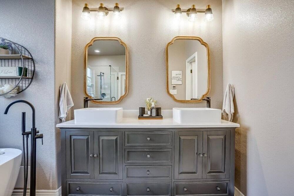Photo of Bathroom in Burleson