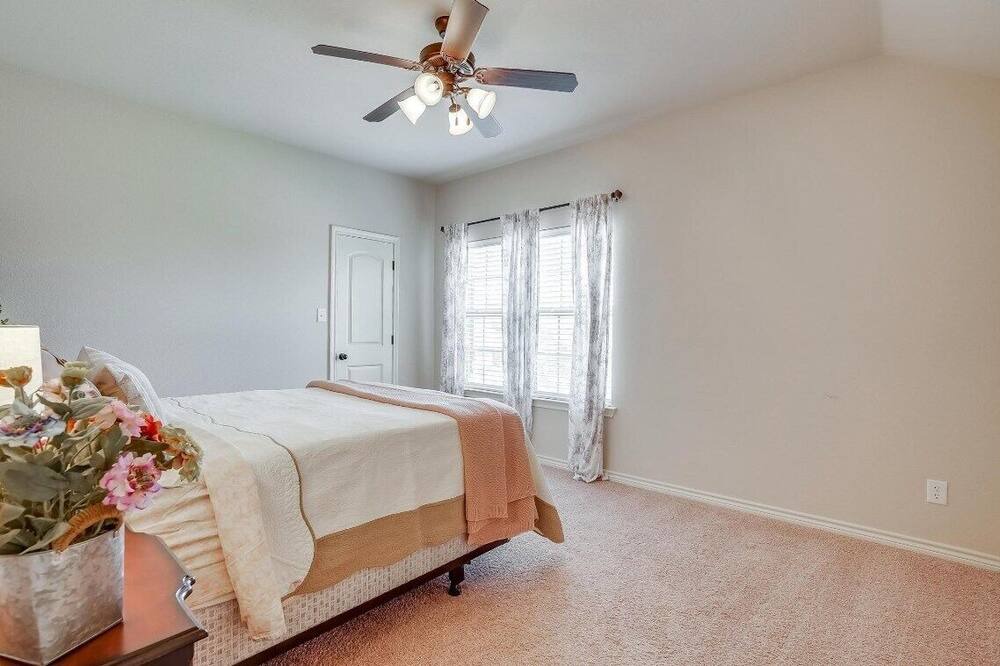 Photo of Bedroom in Burleson