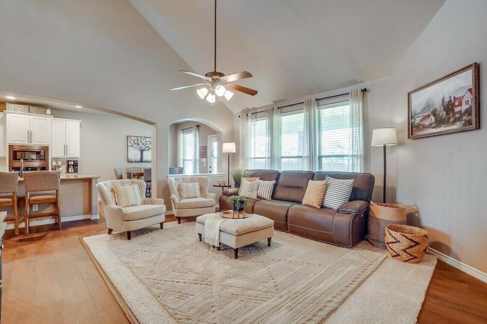 Photo of Livingroom in Burleson