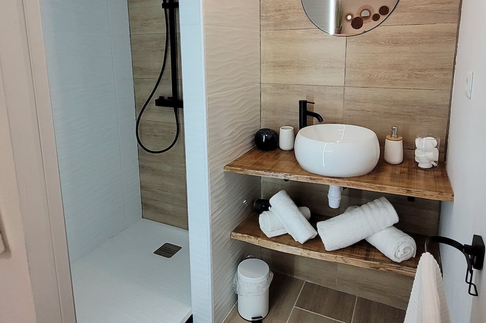 Photo of Bathroom in La Bassee