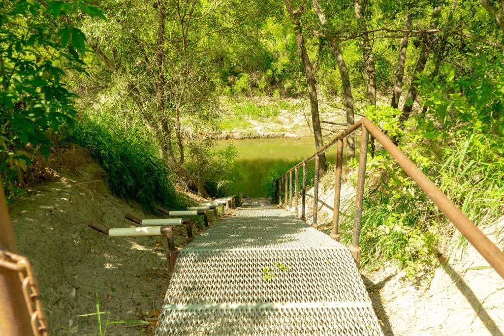 Photo of Outdoor in Elmendorf