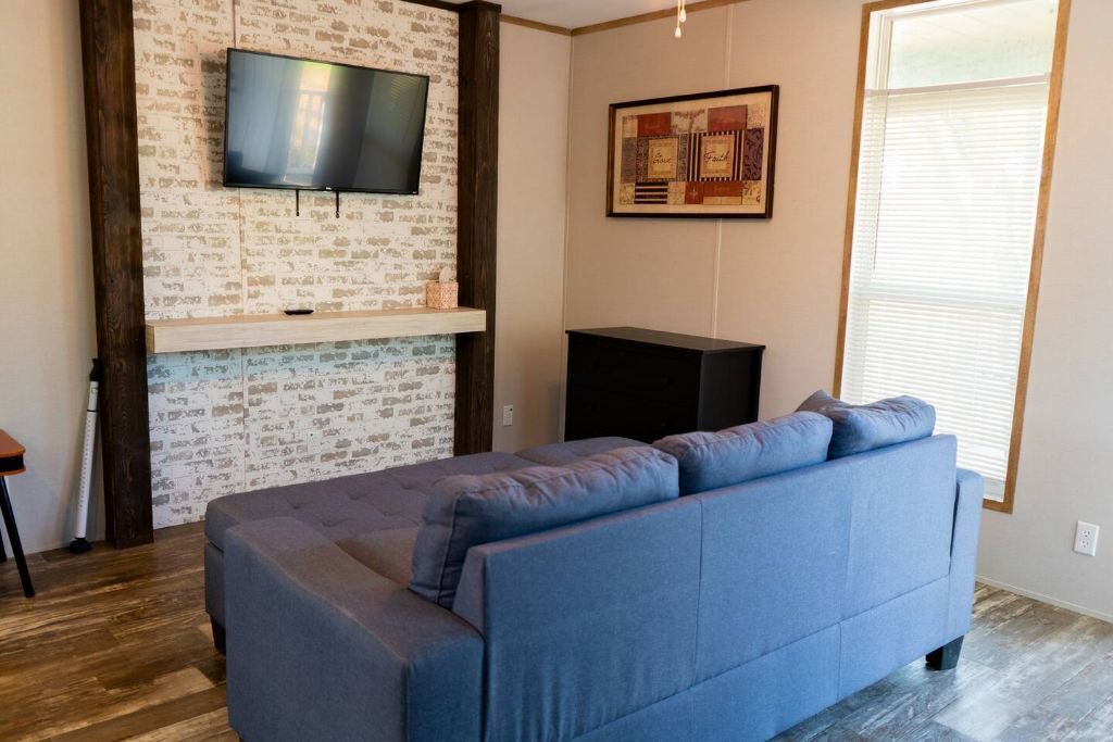 Photo of Livingroom in Elmendorf
