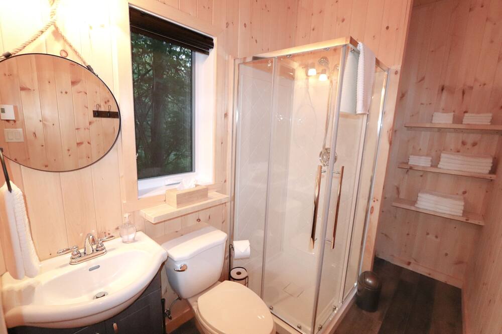 Photo of Bathroom in Shannon