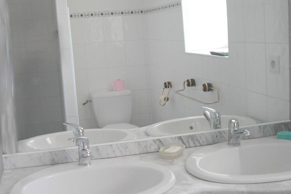 Photo of Bathroom in Maleville