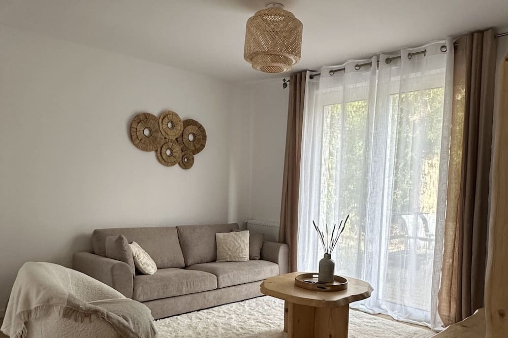 Photo of Livingroom in Criquebeuf-sur-Seine