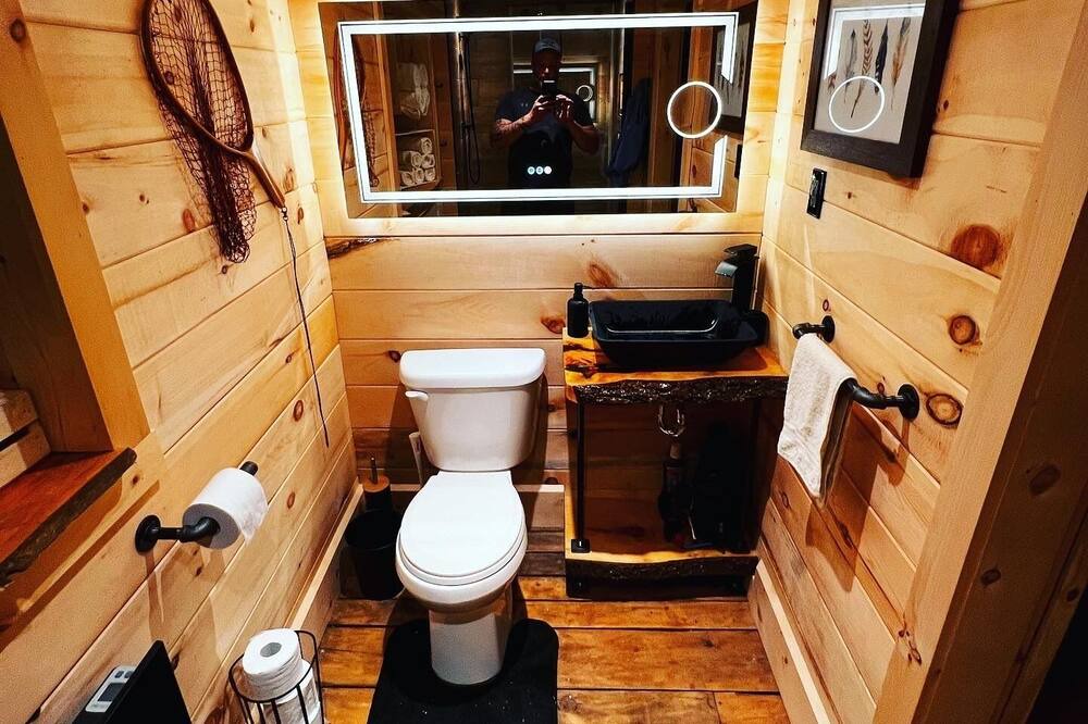Photo of Bathroom in Rapides-des-Joachims