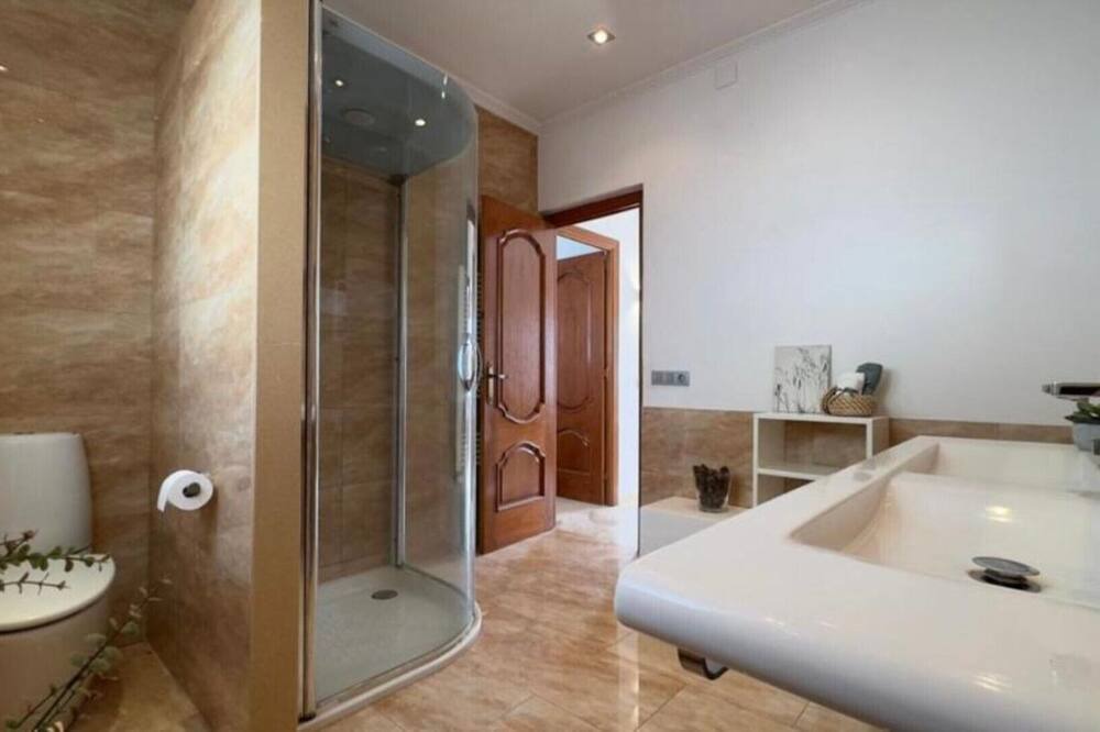 Photo of Bathroom in Montgat