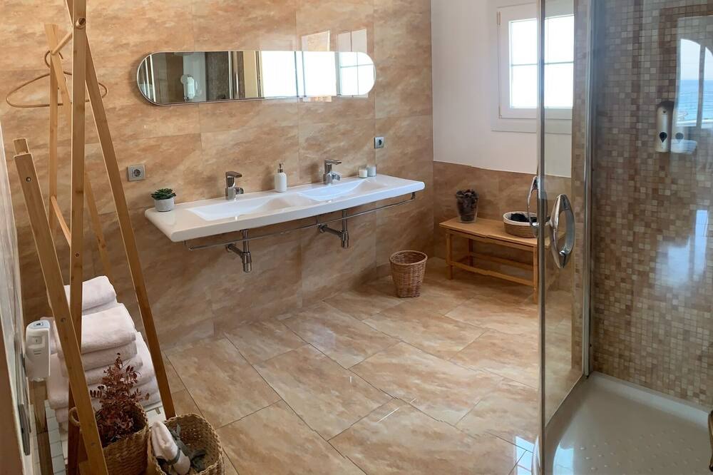 Photo of Bathroom in Montgat