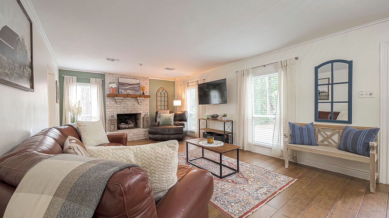 Photo of Livingroom in Grogan's Mill