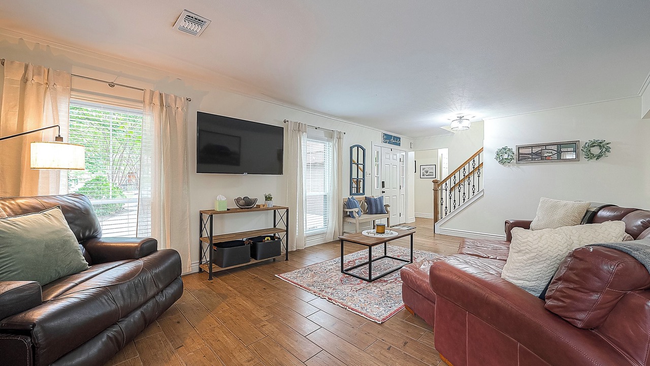 Photo of Livingroom in Grogan's Mill
