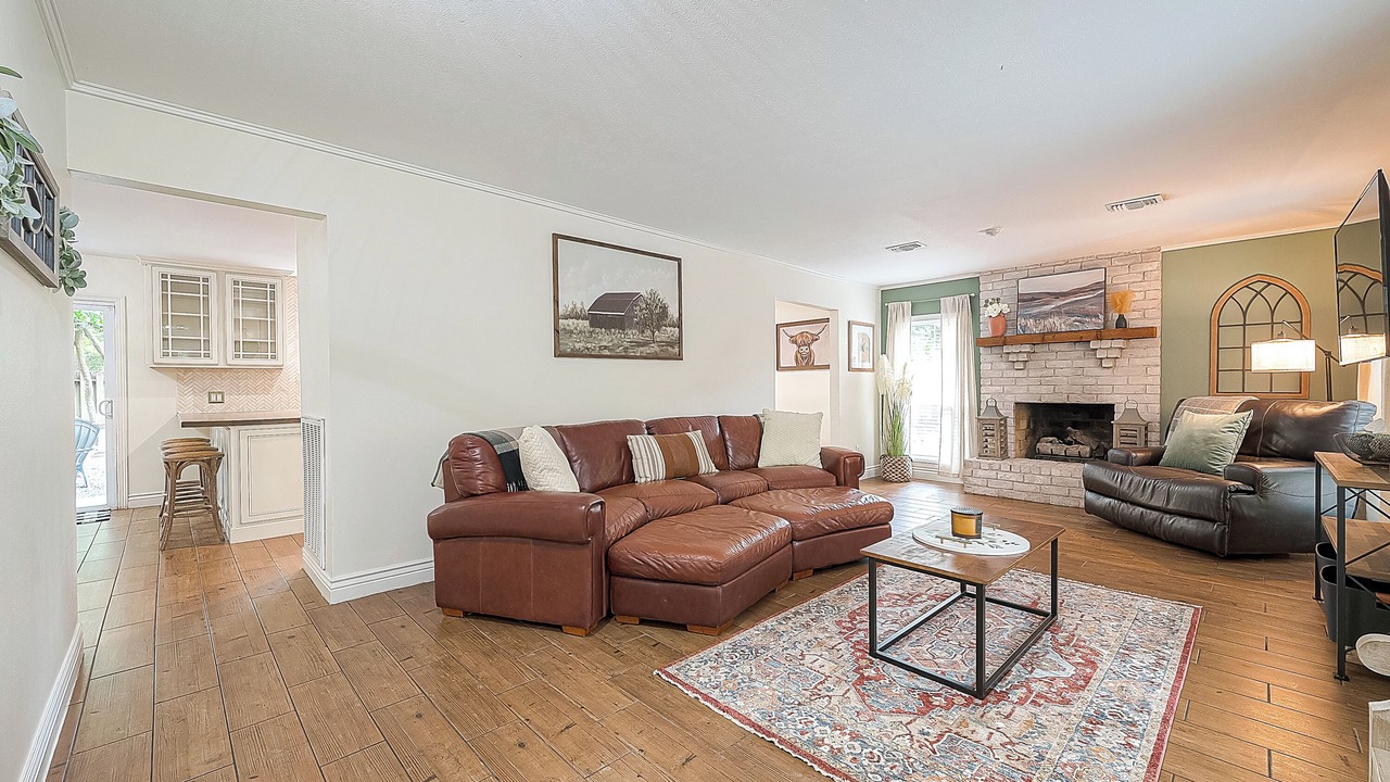 Photo of Livingroom in Grogan's Mill