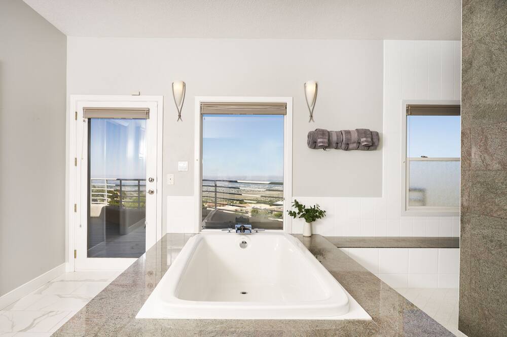 Photo of Bathroom in Tierra Monte