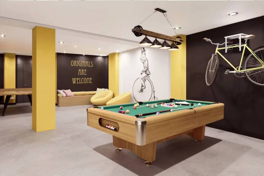 Photo of Others in Downtown Hartford