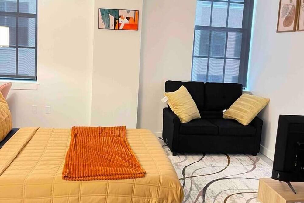 Photo of Livingroom in Downtown Hartford