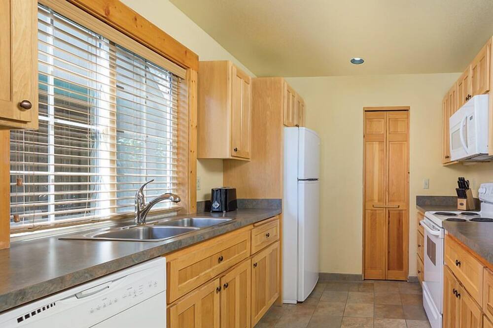 Photo of Kitchen in Klamath Falls