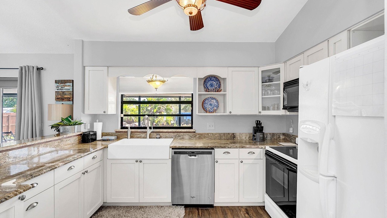 Photo of Others in Goldenrod