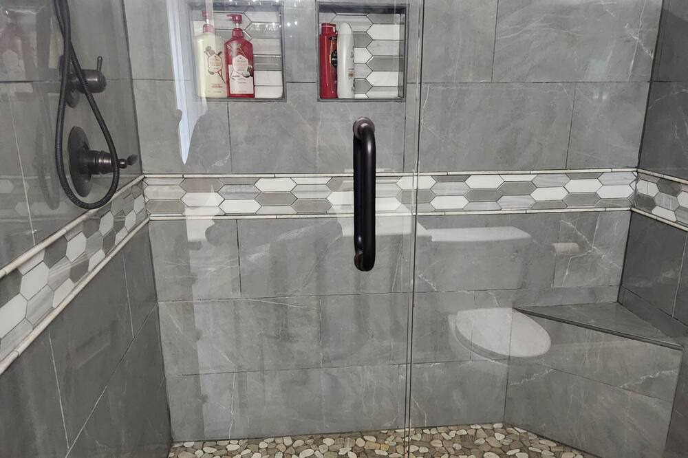 Photo of Bathroom in Coleman