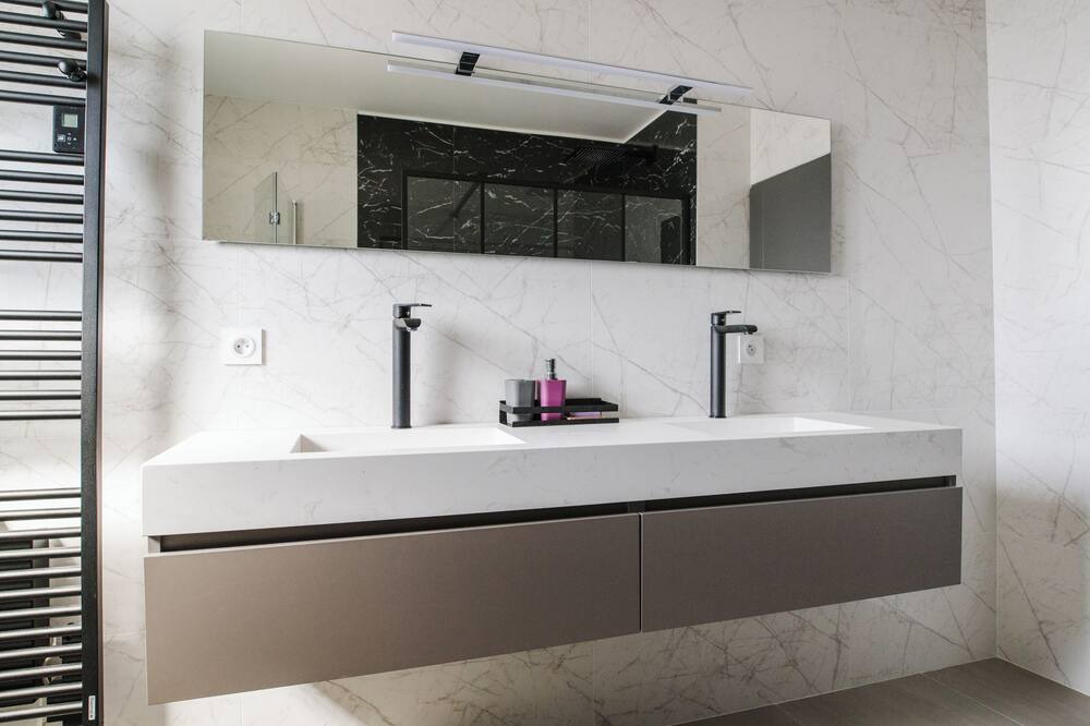 Photo of Bathroom in Saint-Jean-de-Vedas