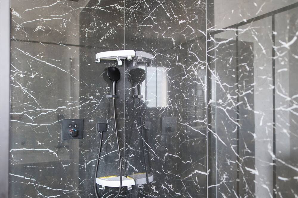 Photo of Bathroom in Saint-Jean-de-Vedas