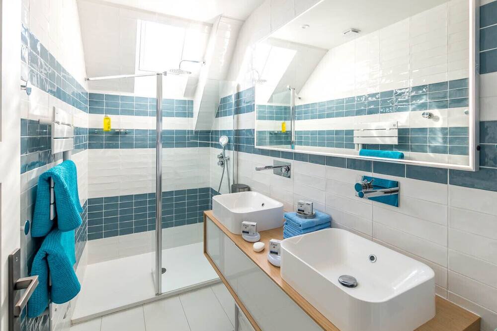 Photo of Bathroom in Dol-de-Bretagne