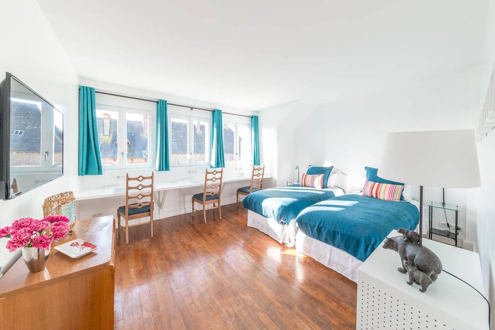 Photo of Bedroom in Dol-de-Bretagne