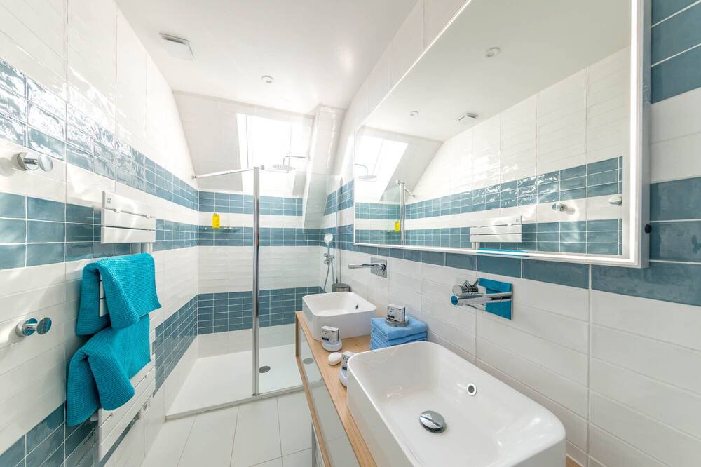 Photo of Bathroom in Dol-de-Bretagne