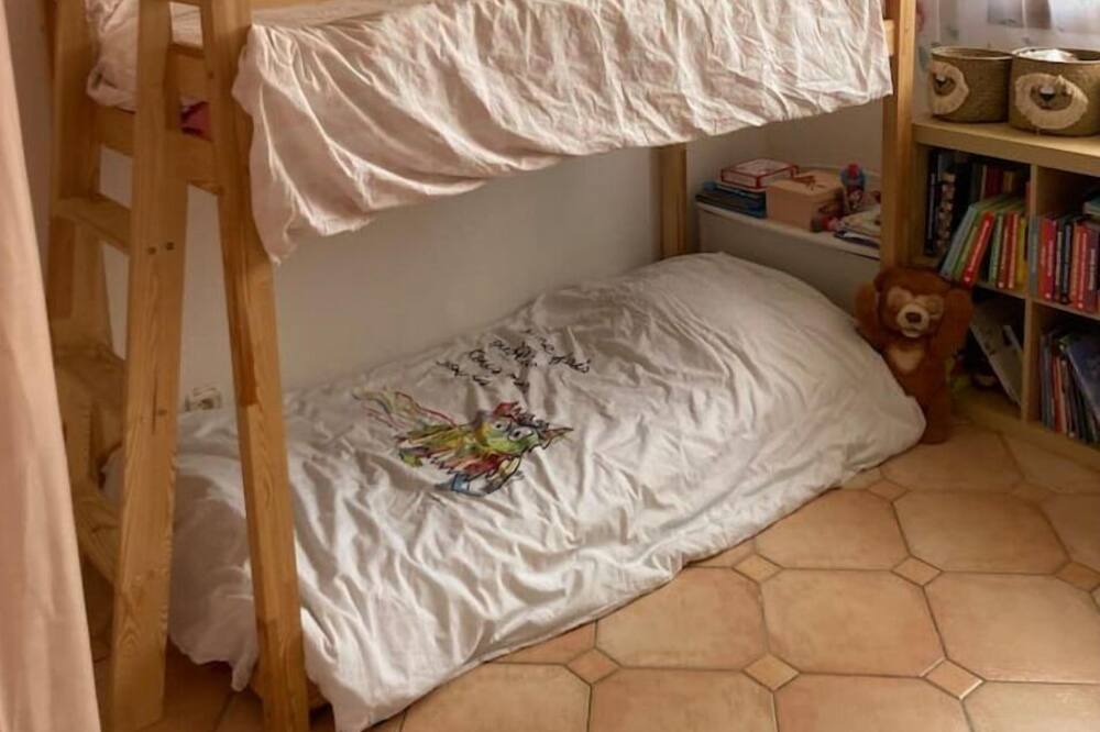 Photo of Bedroom in Meounes-les-Montrieux