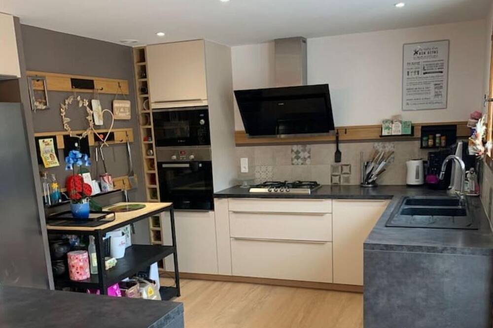 Photo of Kitchen in Meounes-les-Montrieux