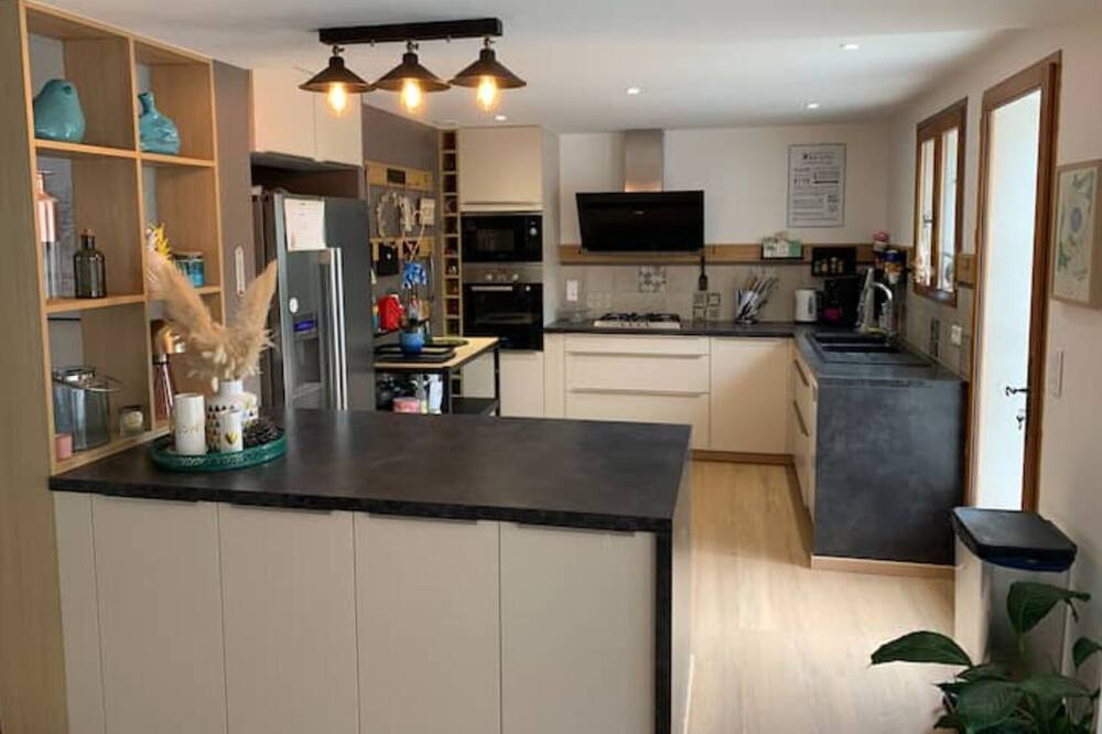 Photo of Kitchen in Meounes-les-Montrieux